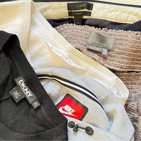 Grab Bag Mystery Box Women’s Clothing Size Small Medium Large 4 Items Bargain - Picture 2 of 2